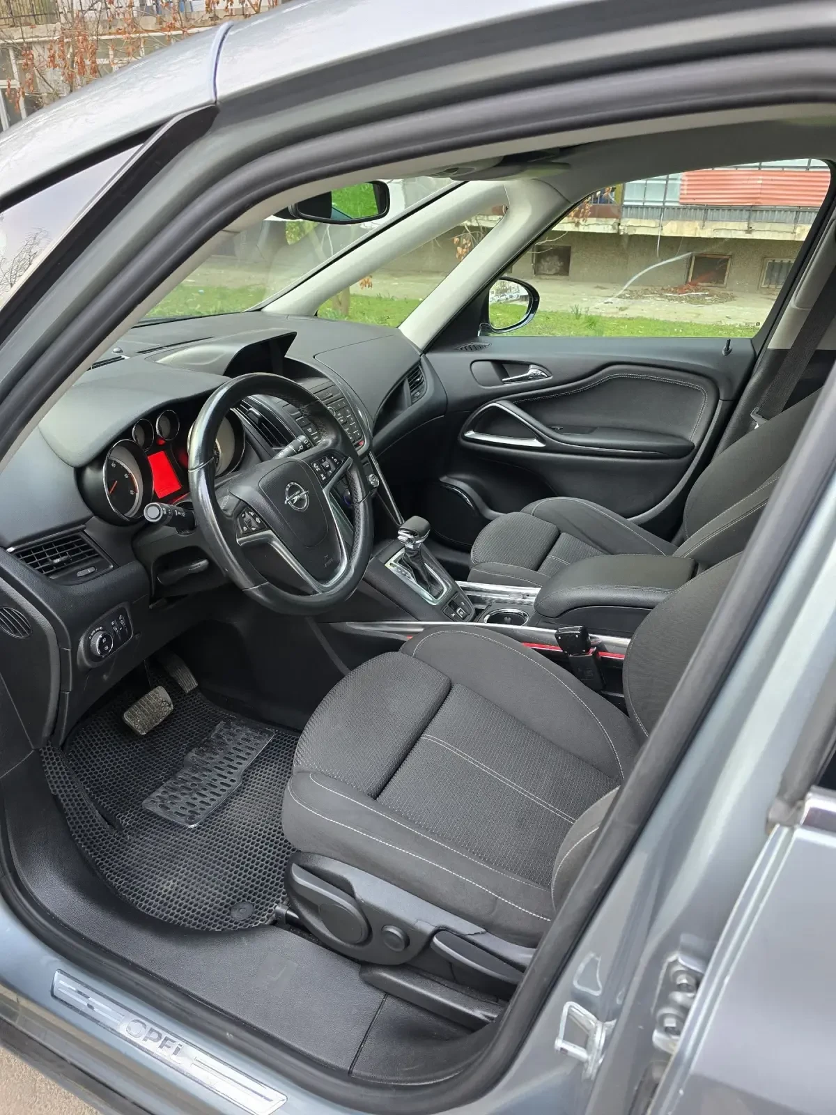 Opel Zafira, снимка 8 - Автомобили и джипове - 53798170