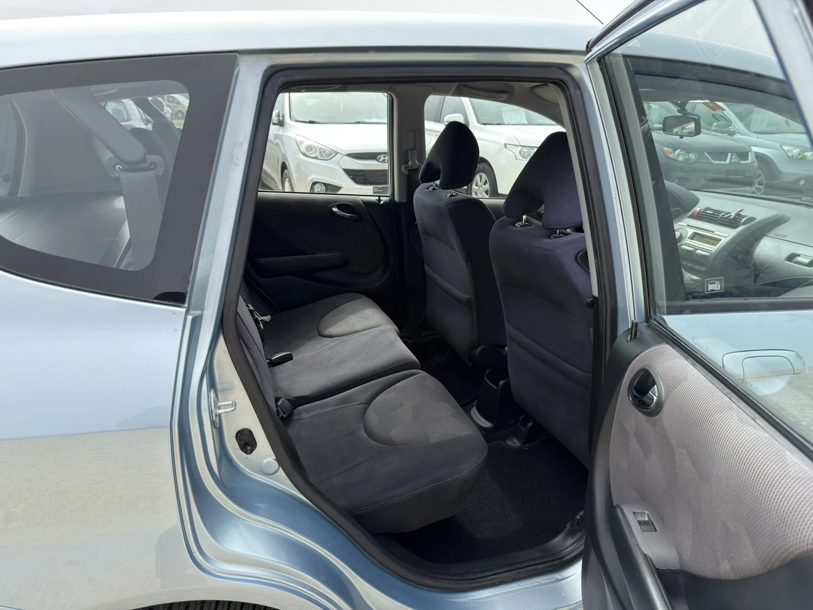 Honda Jazz 1.4i Automat, снимка 13 - Автомобили и джипове - 54081948