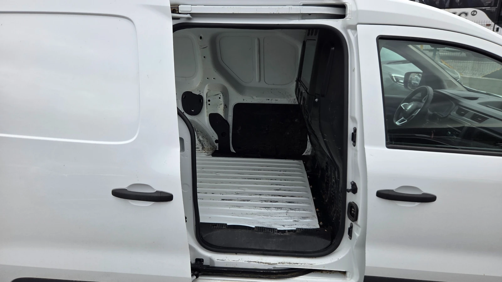 Renault Express 1.5d EUR.6B, снимка 9 - Автомобили и джипове - 54206078