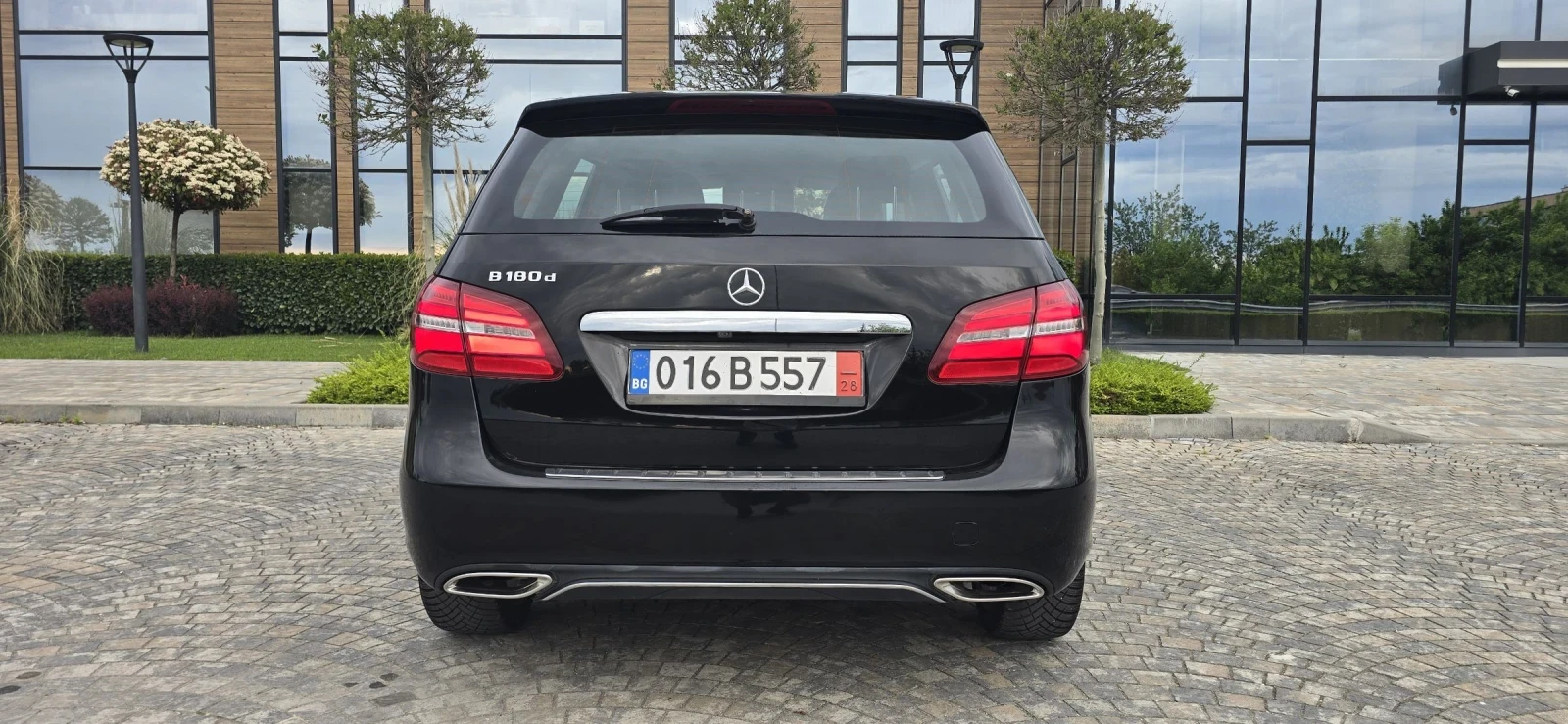 Mercedes-Benz B 180 AMG-line/LED/NAVI/KAMERA/ЛИЗИНГ/АМБИ, снимка 5 - Автомобили и джипове - 54445480