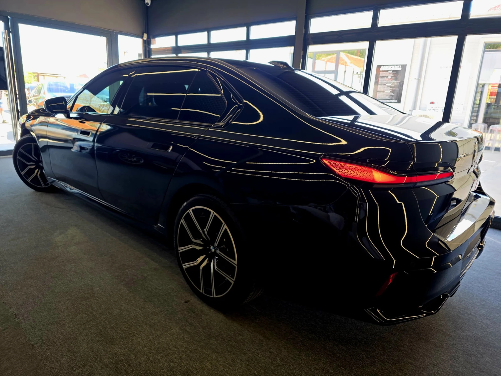 BMW 740 d* xDrive* B&W* HuD* Панорама* Камера360* Лизинг, снимка 6 - Автомобили и джипове - 54608280
