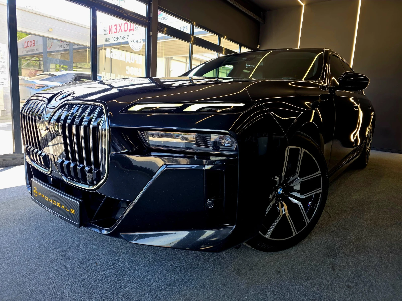 BMW 740 d* xDrive* B&W* HuD* Панорама* Камера360* Лизинг, снимка 3 - Автомобили и джипове - 54608280