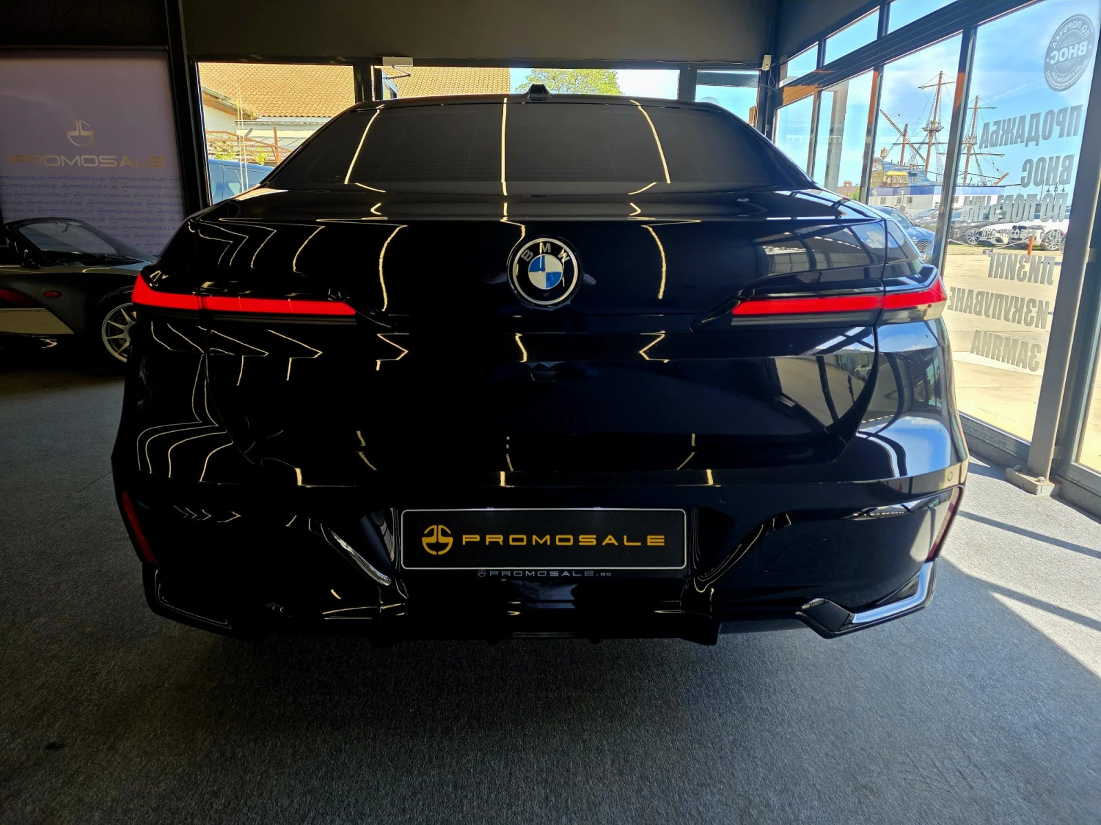 BMW 740 d* xDrive* B&W* HuD* Панорама* Камера360* Лизинг, снимка 5 - Автомобили и джипове - 54608280