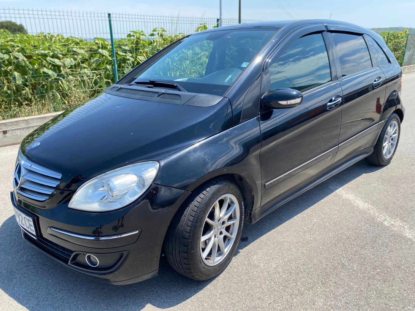 Mercedes-Benz B 180, снимка 2 - Автомобили и джипове - 55281359