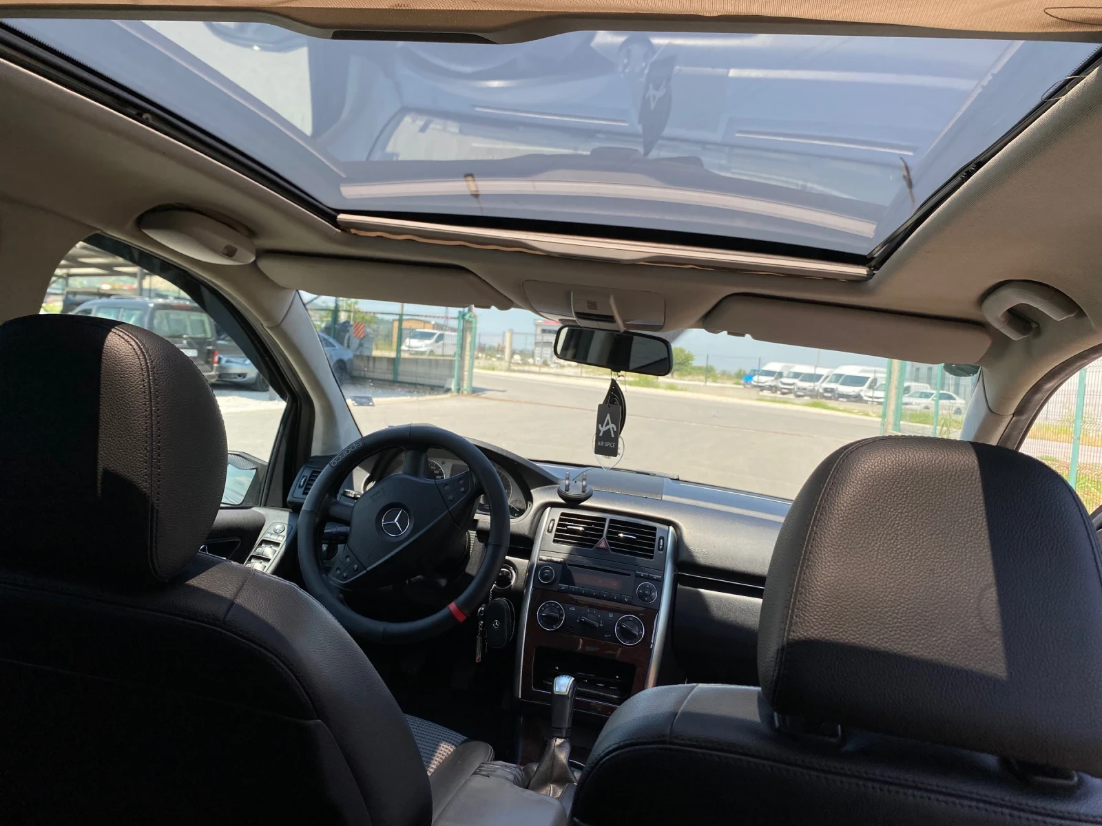 Mercedes-Benz B 180, снимка 13 - Автомобили и джипове - 55281359