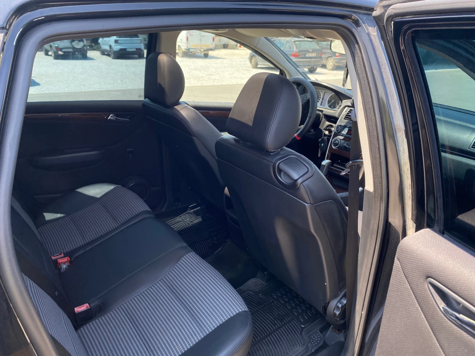 Mercedes-Benz B 180, снимка 14 - Автомобили и джипове - 55281359