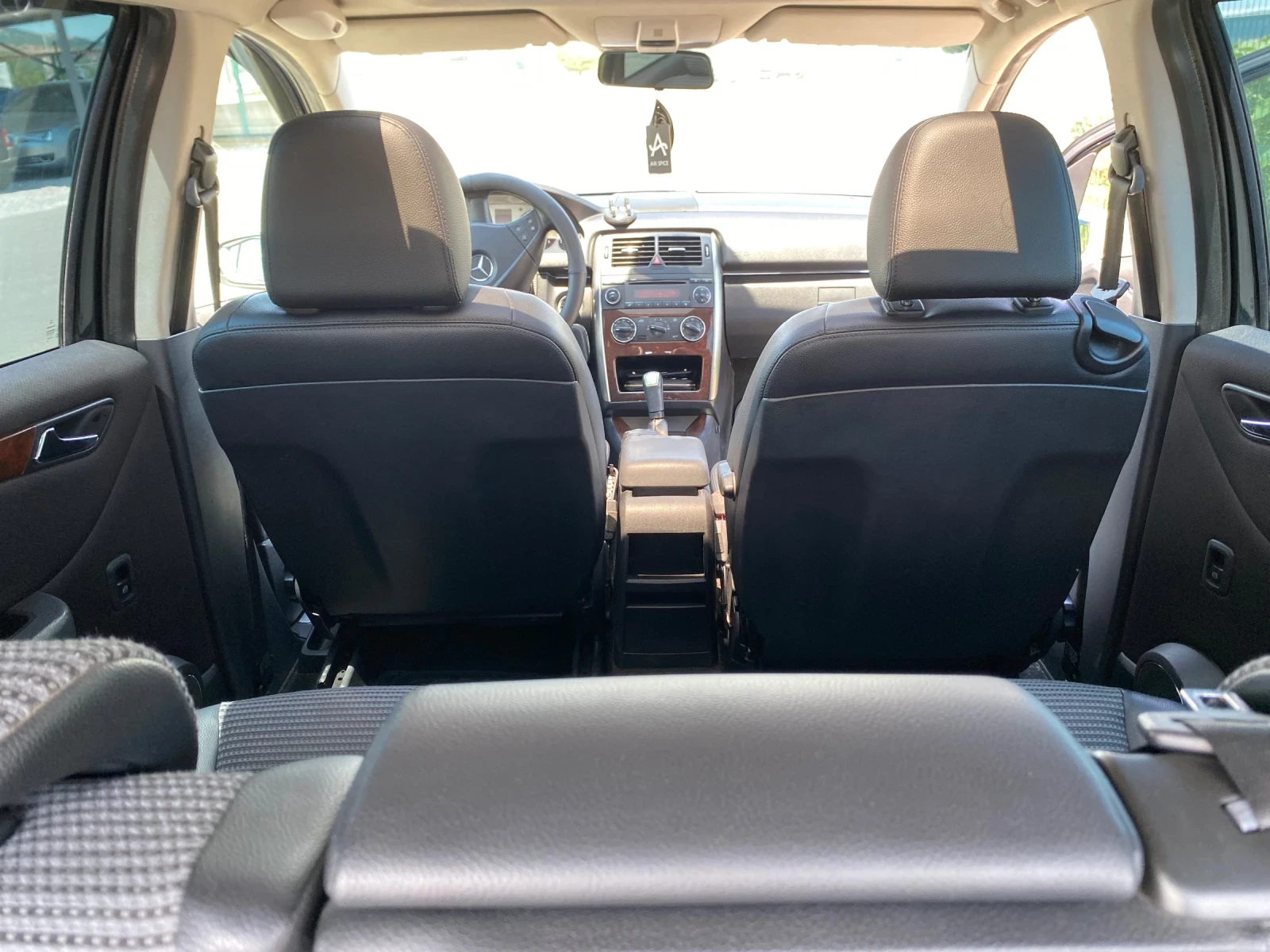 Mercedes-Benz B 180, снимка 9 - Автомобили и джипове - 55281359