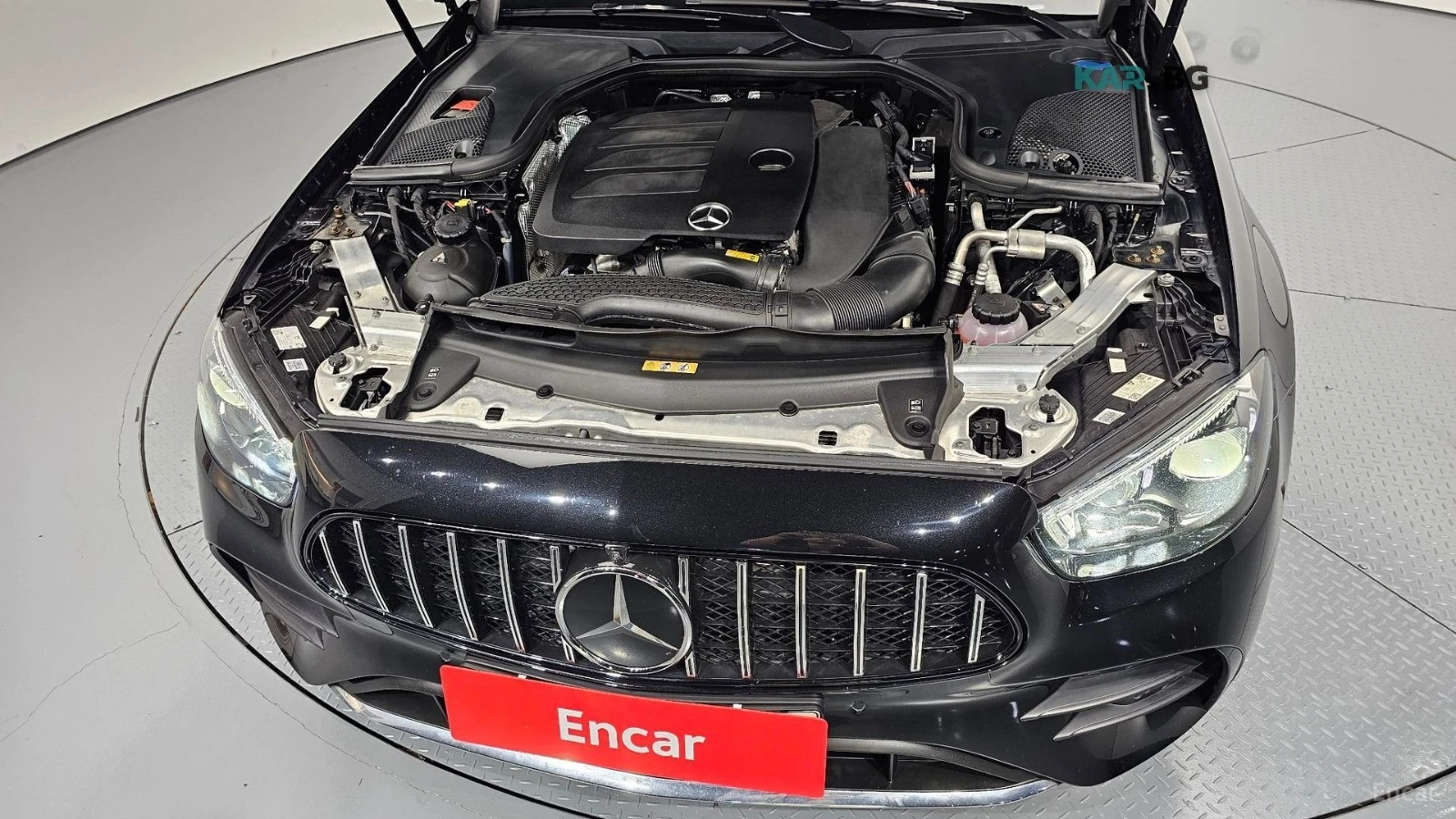 Mercedes-Benz E 350 4MATIC/AMG-LINE/DRIVE-ASSISTS/SUNROOF, снимка 17 - Автомобили и джипове - 55699338