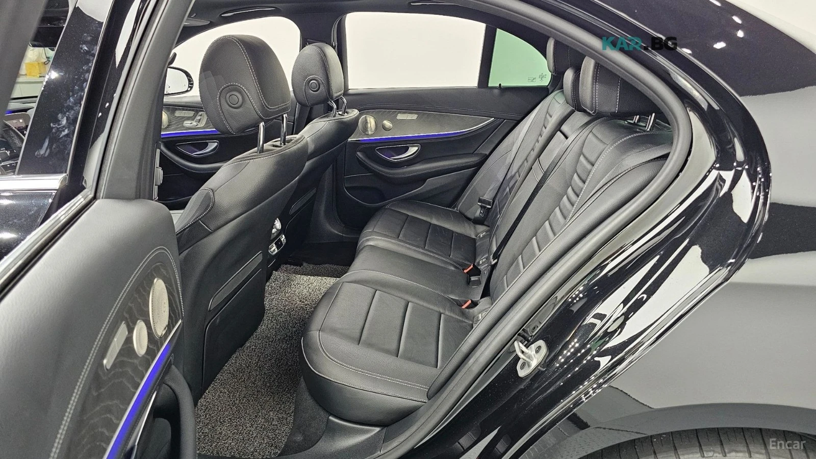 Mercedes-Benz E 350 4MATIC/AMG-LINE/DRIVE-ASSISTS/SUNROOF, снимка 16 - Автомобили и джипове - 55699338
