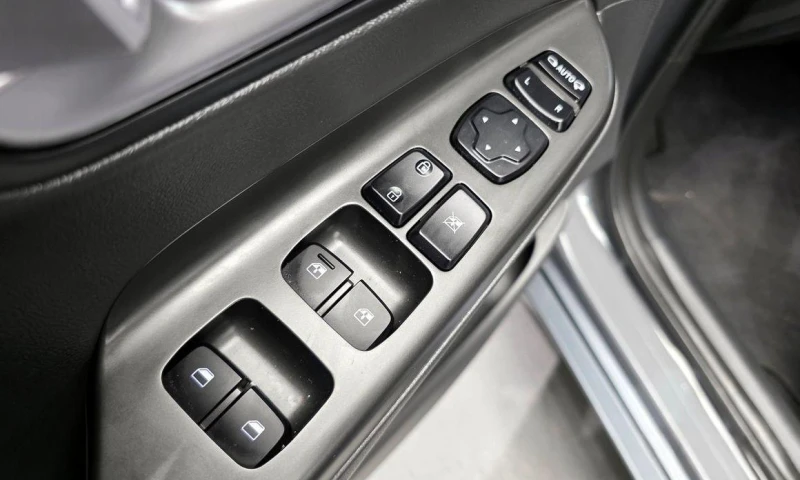 Hyundai Kona Gasoline 1.6 Turbo 2WD Inspiration, снимка 14 - Автомобили и джипове - 52112784