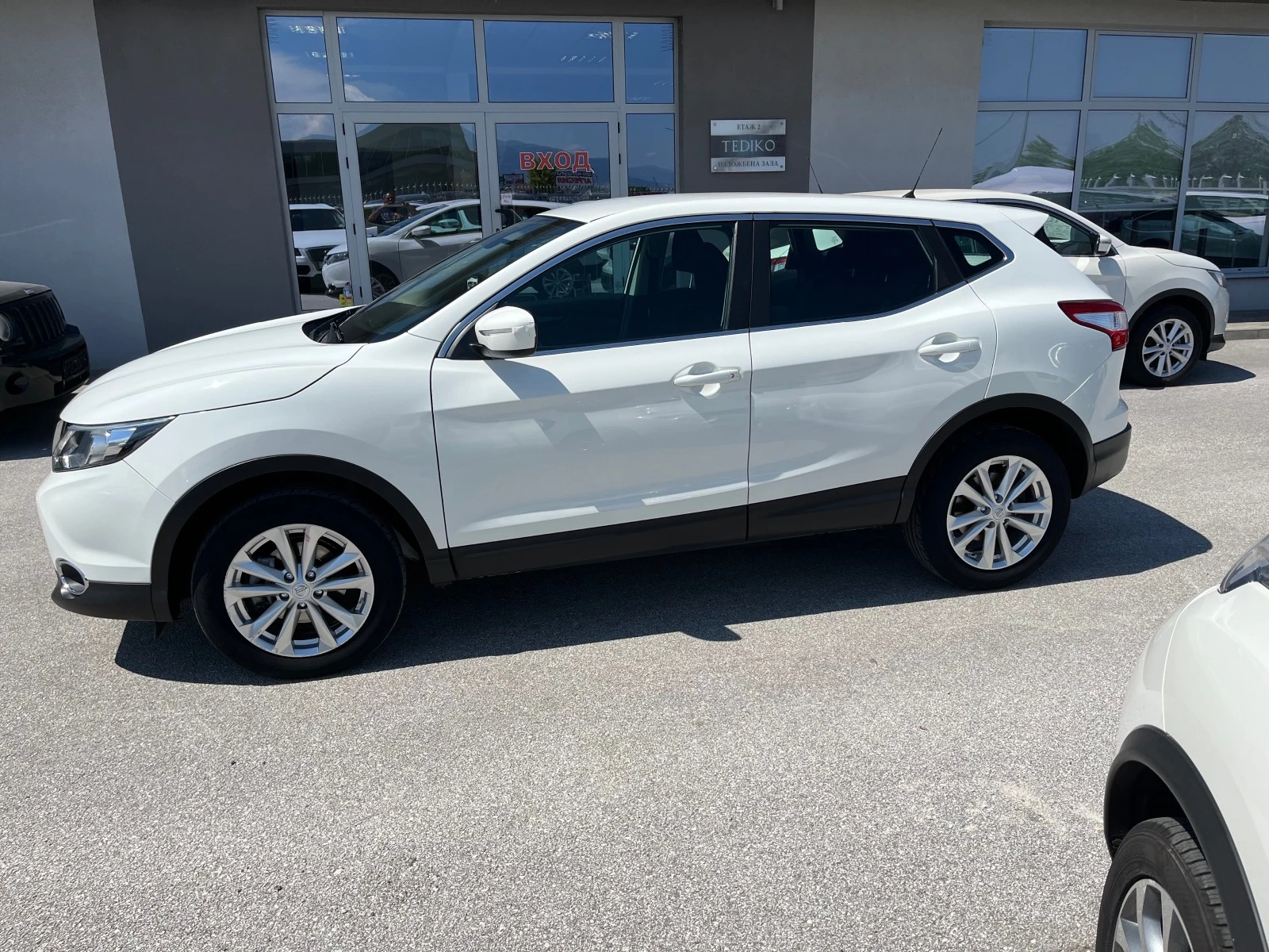 Nissan Qashqai 1.2 i 115k.c - изображение 3