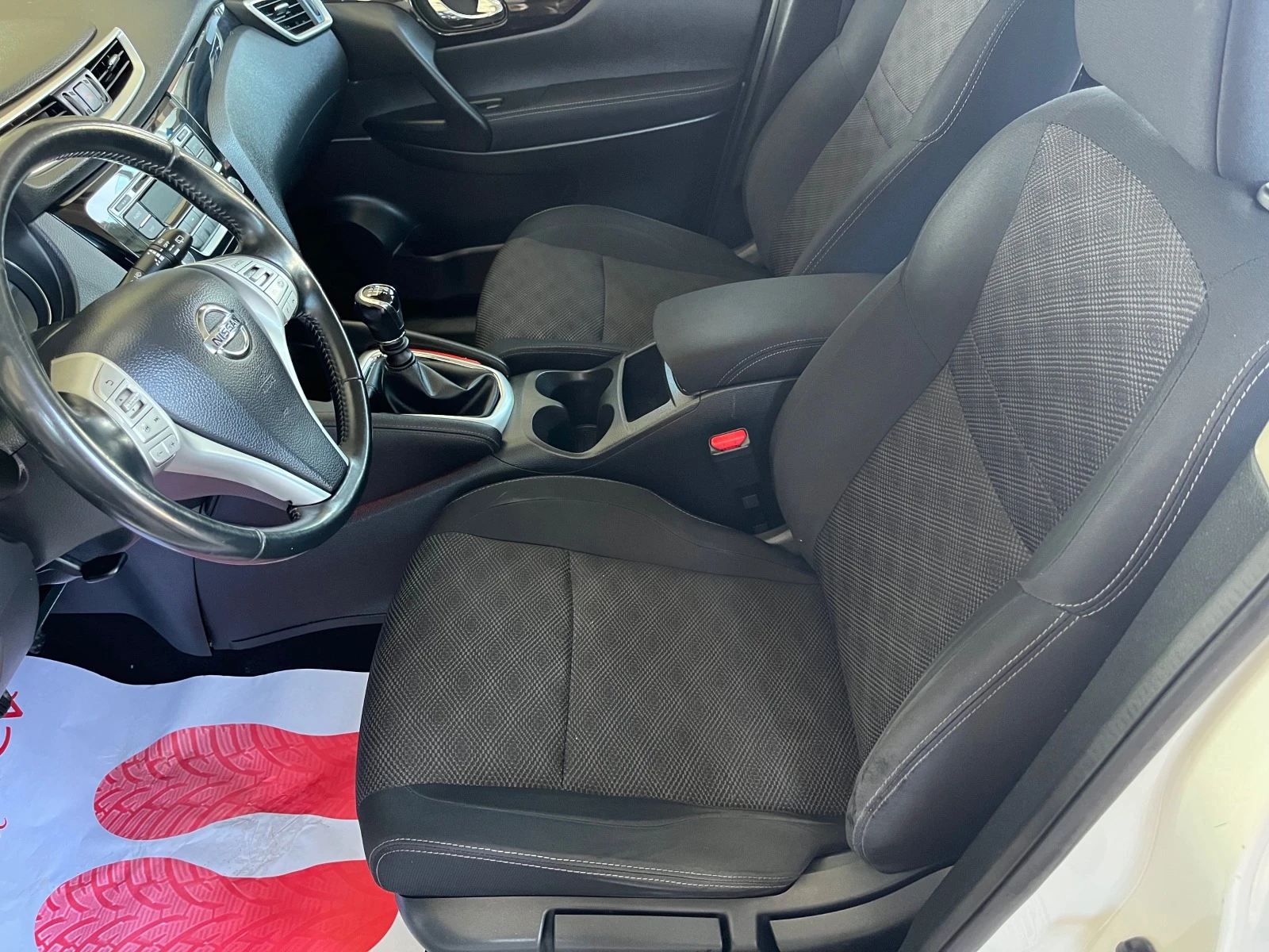 Nissan Qashqai 1.2 i 115k.c - изображение 7