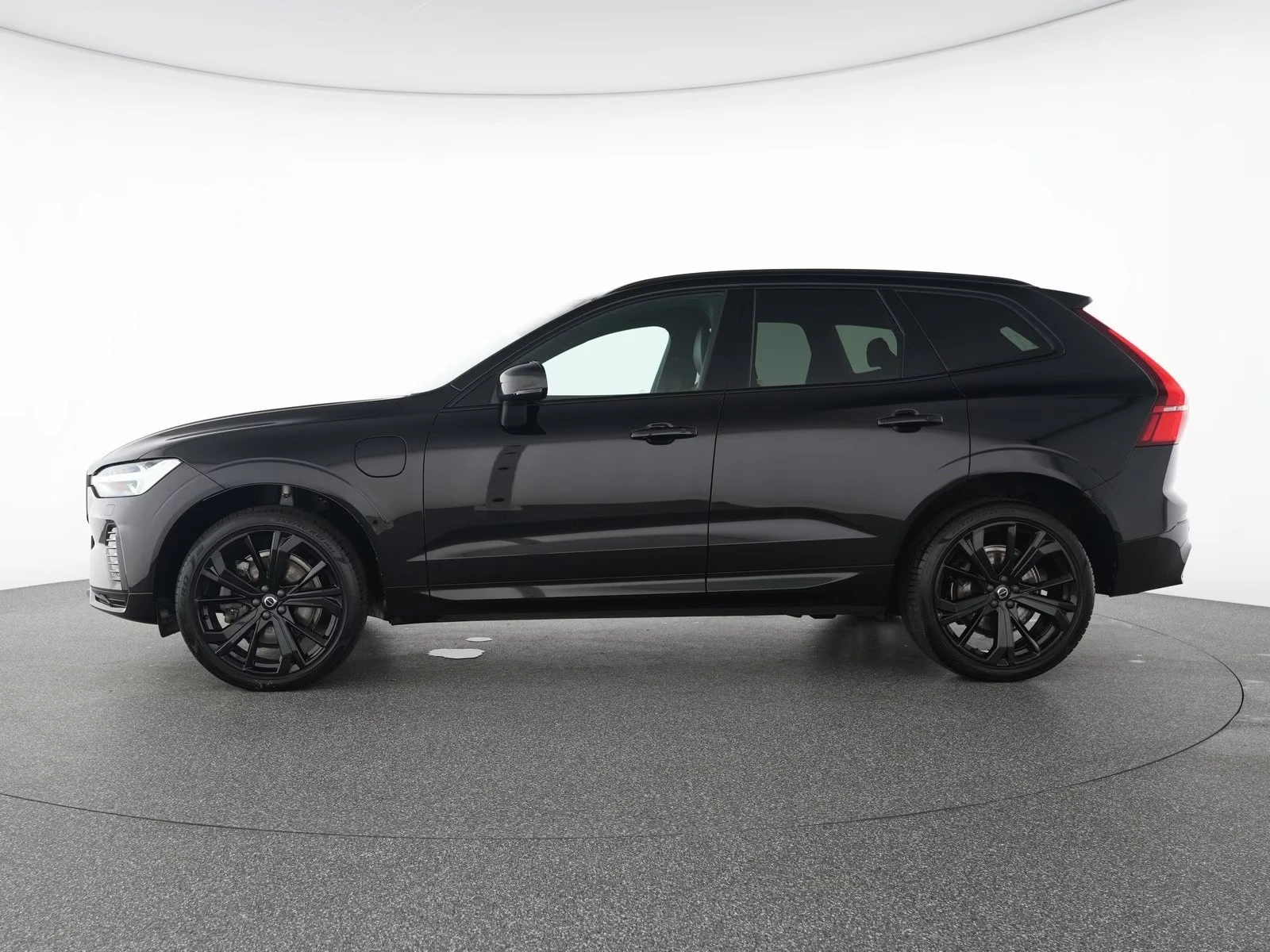 Volvo XC60 T8 AWD Black Edition, снимка 8 - Автомобили и джипове - 41981064