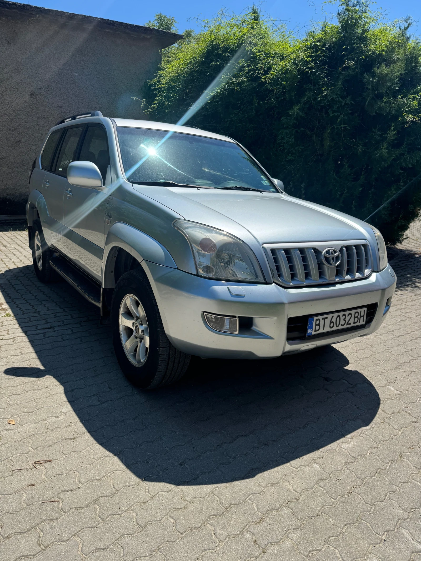 Toyota Land cruiser 3.0 D-4D, снимка 2 - Автомобили и джипове - 54764516