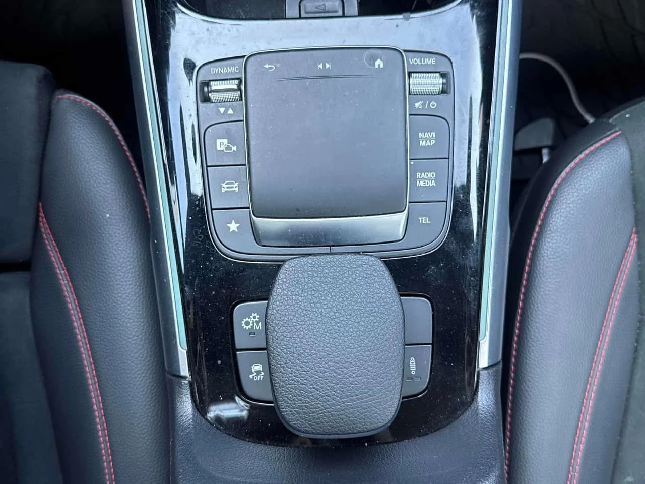 Mercedes-Benz GLB35AMG * АВТОКРЕДИТ БЕЗ ПЪРВОНАЧАЛНА ВНОСКА* , снимка 15 - Автомобили и джипове - 55621898