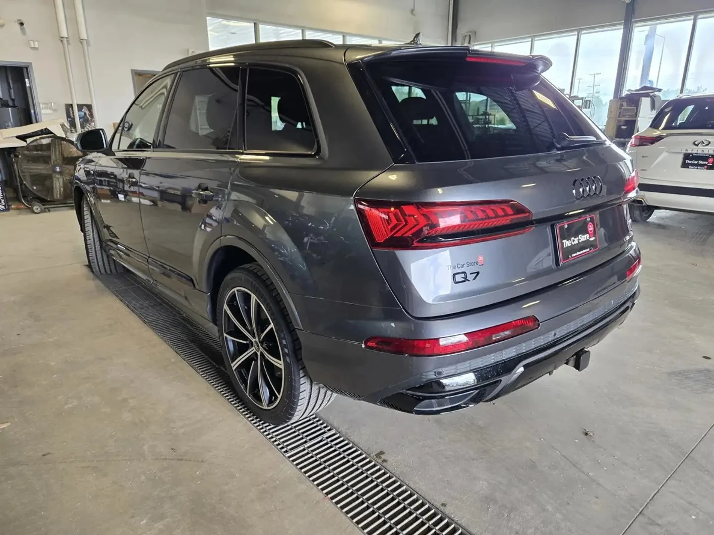 Audi Q7 KOMFORT S LINE ЦЕНА ДО БЪЛГАРИЯ АВТОКРЕДИТ, снимка 6 - Автомобили и джипове - 55887105