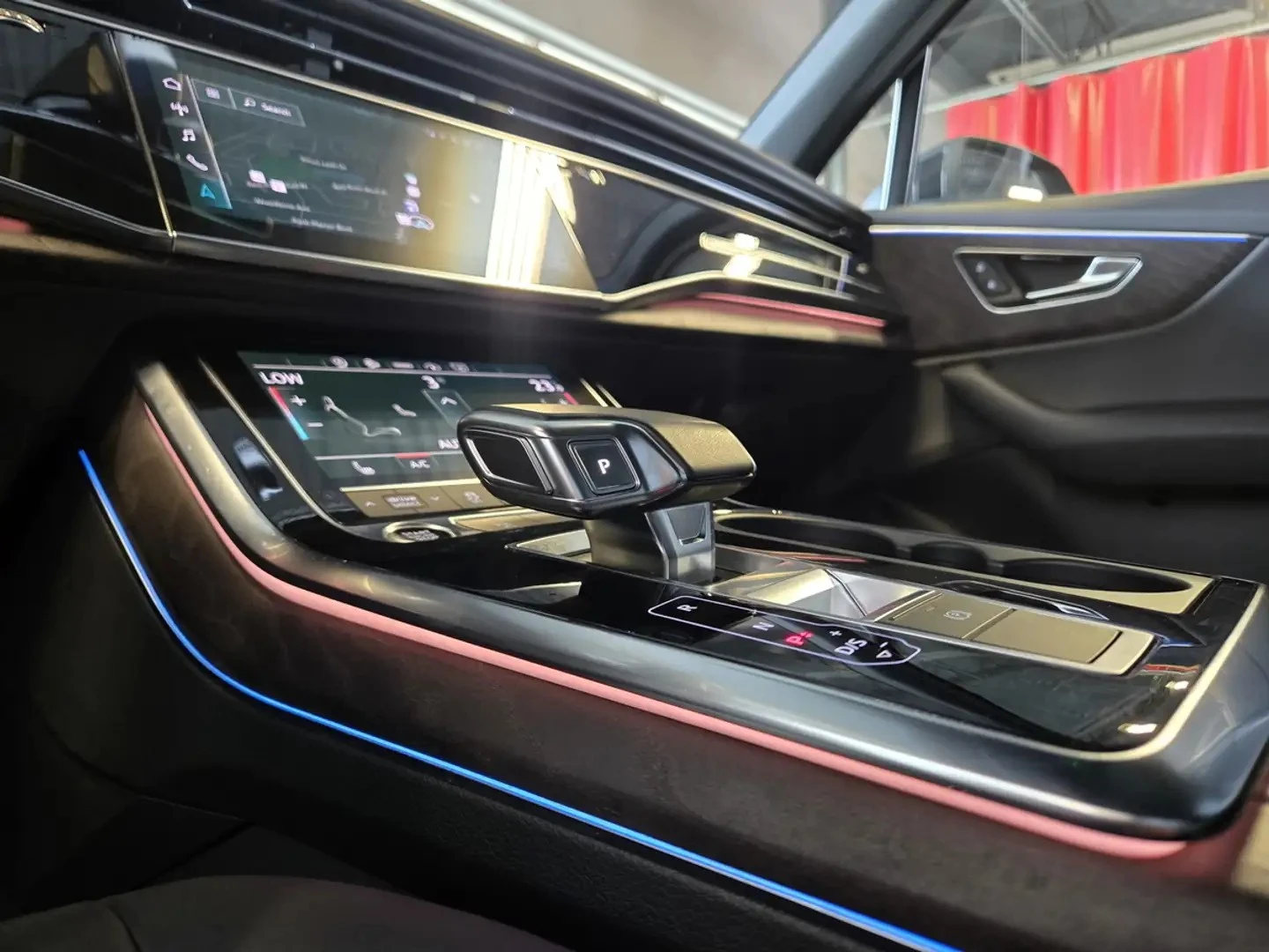 Audi Q7 KOMFORT S LINE ЦЕНА ДО БЪЛГАРИЯ АВТОКРЕДИТ, снимка 13 - Автомобили и джипове - 55887105