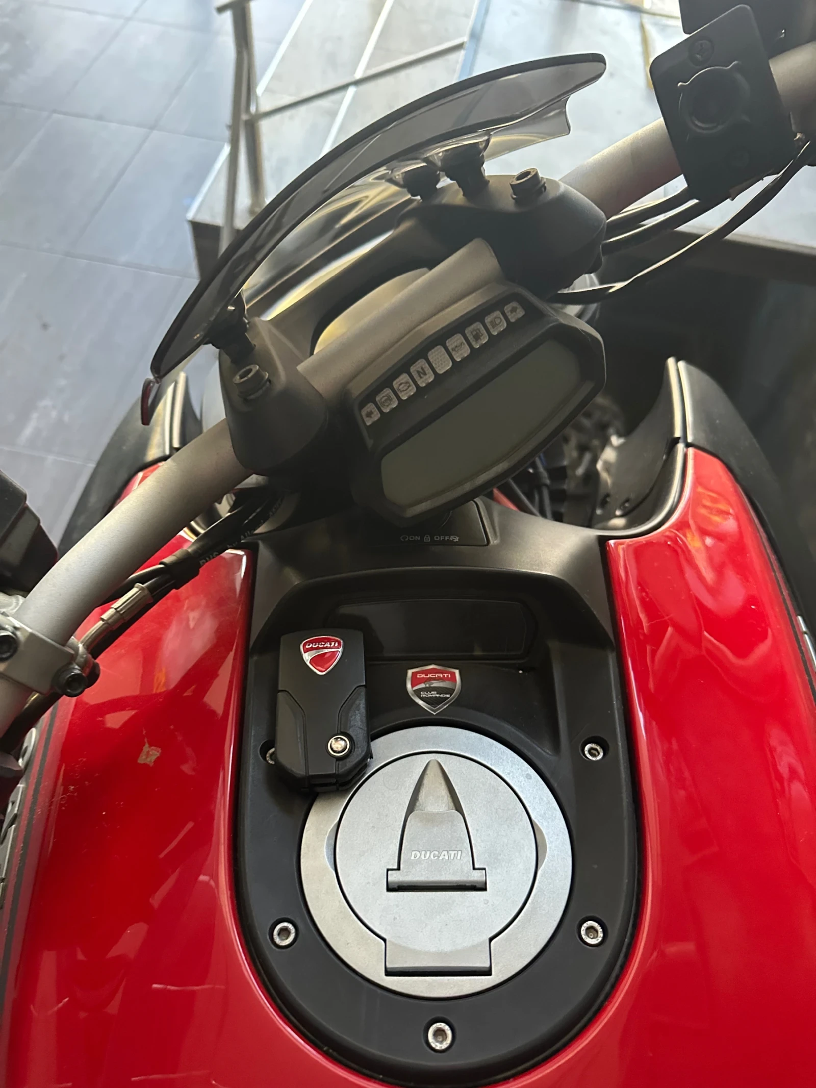 Ducati Diavel Ducati Diavel Carbon, снимка 8 - Мотоциклети и мототехника - 53955110