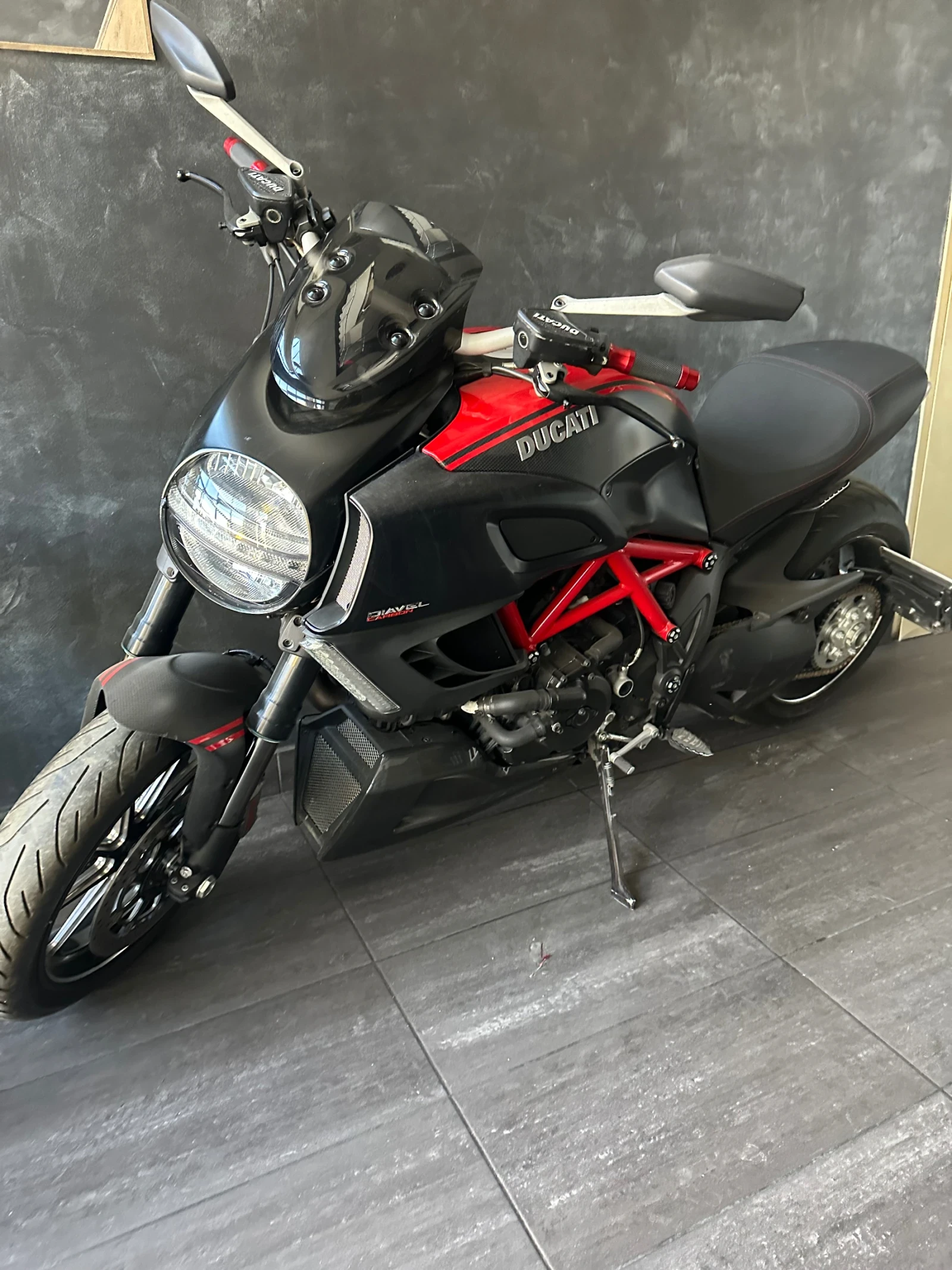 Ducati Diavel Ducati Diavel Carbon, снимка 5 - Мотоциклети и мототехника - 53955110