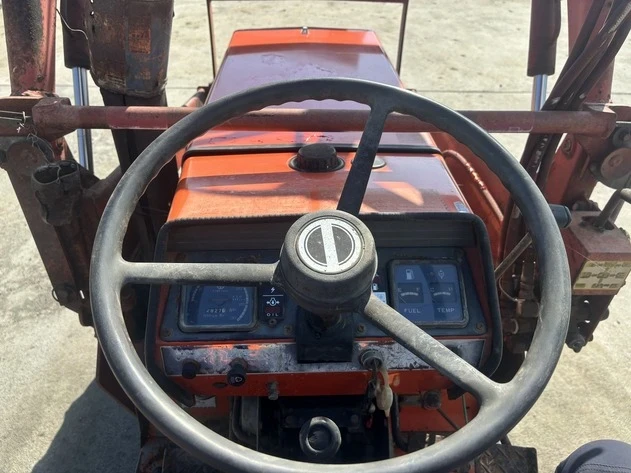 Трактор Kubota, снимка 14 - Селскостопанска техника - 56375483