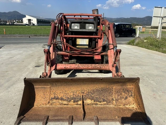 Трактор Kubota, снимка 17 - Селскостопанска техника - 56375483