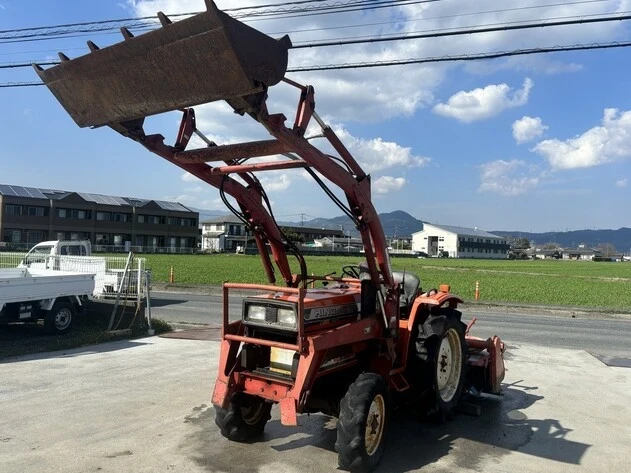 Трактор Kubota, снимка 2 - Селскостопанска техника - 56375483