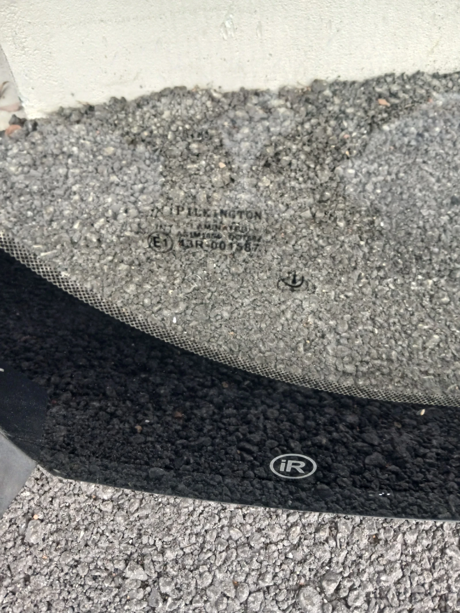 Предно стъкло с подгрев Ford Kuga 2010г , снимка 2 - Части - 56657862