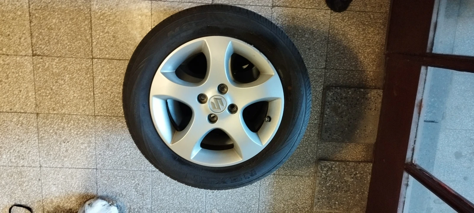 Гуми с джанти Nexen 180/60R15, снимка 4 - Гуми и джанти - 54484497