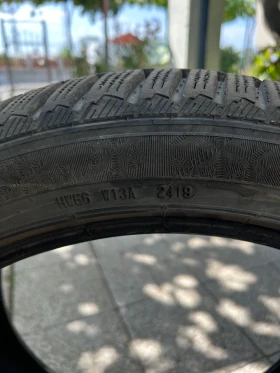 Гуми Зимни 235/45R19, снимка 1 - Гуми и джанти - 47652798