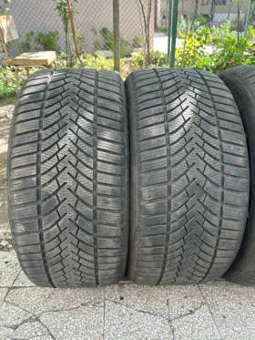 Гуми Зимни 255/40R19, снимка 3 - Гуми и джанти - 49188848