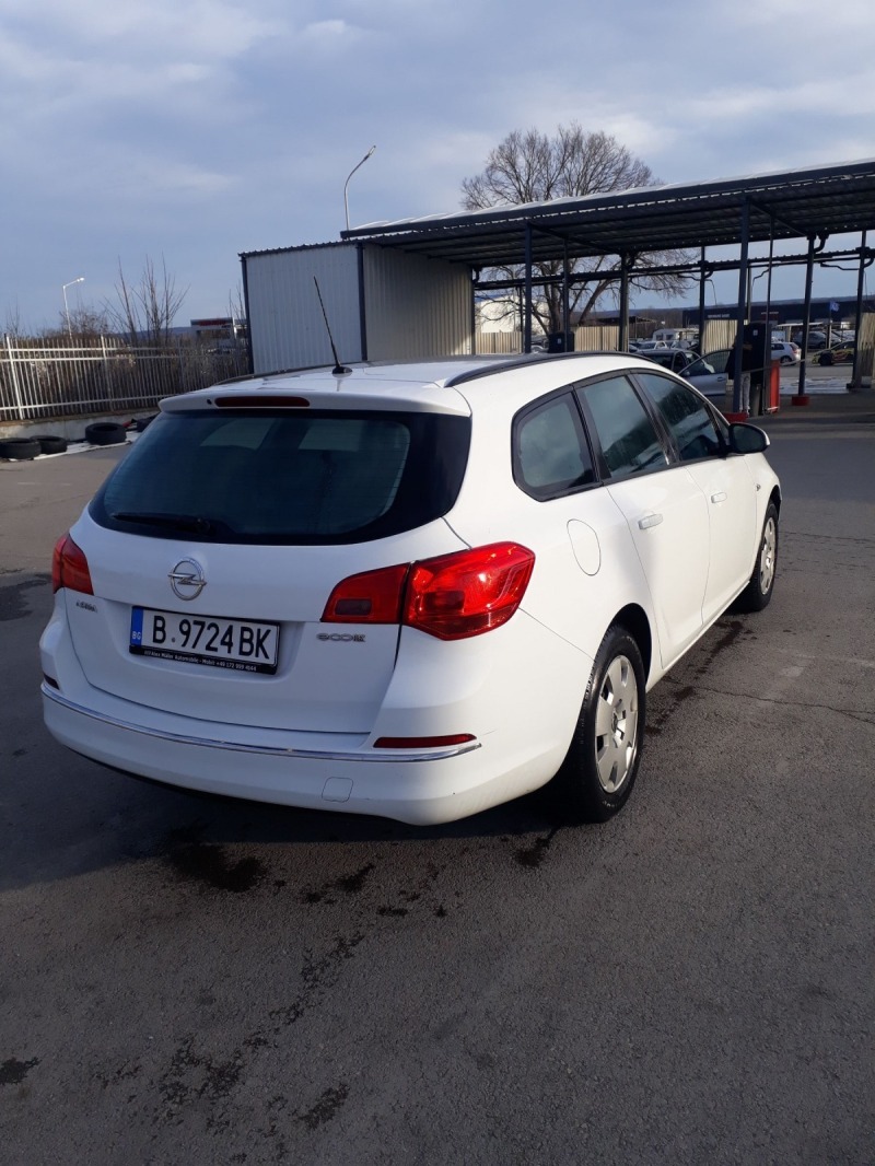 Opel Astra 1.4 i, снимка 3 - Автомобили и джипове - 44958030