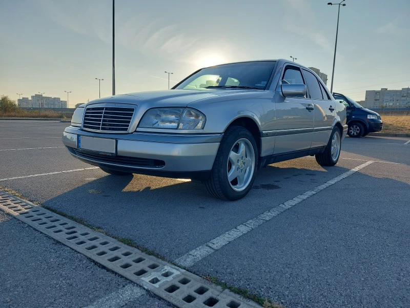 Mercedes-Benz C 200 ELEGANCE, снимка 4 - Автомобили и джипове - 49526793