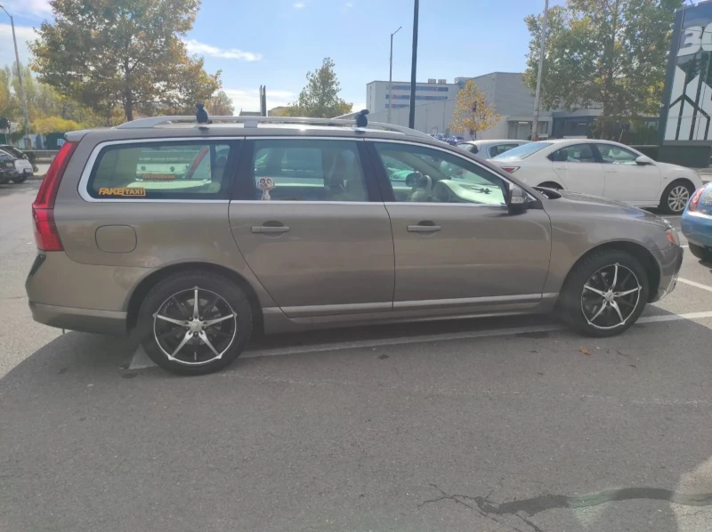 Volvo V70, снимка 3 - Автомобили и джипове - 52296827