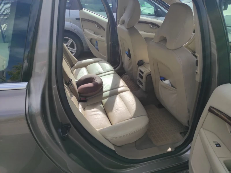 Volvo V70, снимка 11 - Автомобили и джипове - 52296827