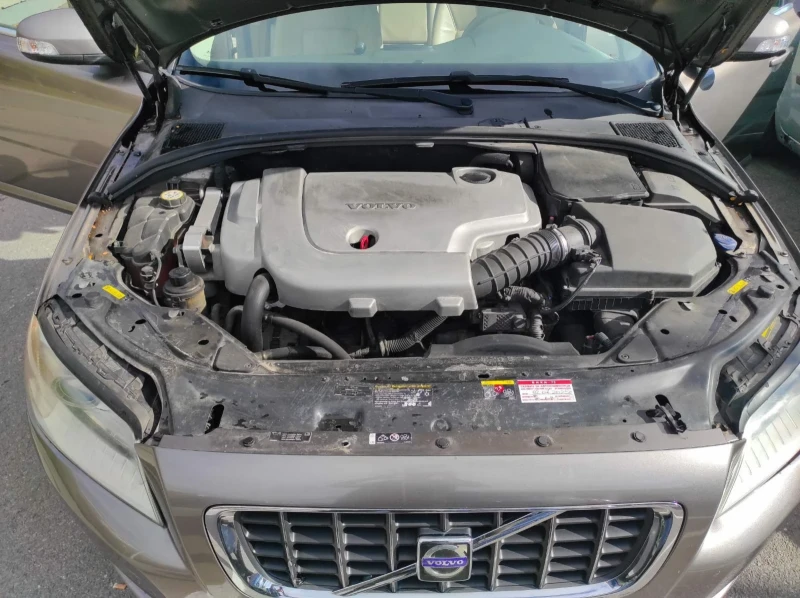 Volvo V70, снимка 5 - Автомобили и джипове - 52296827