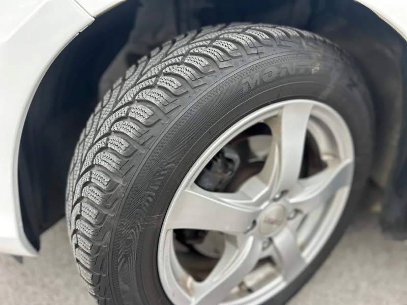 Toyota Yaris 1.4D D4D Навигация, Камера, 6 ск, снимка 14 - Автомобили и джипове - 52592008