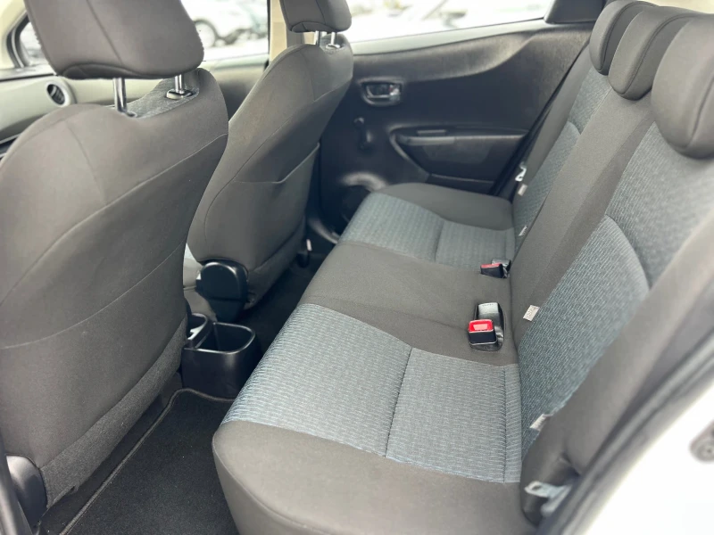 Toyota Yaris 1.4D D4D Навигация, Камера, 6 ск, снимка 8 - Автомобили и джипове - 52592008