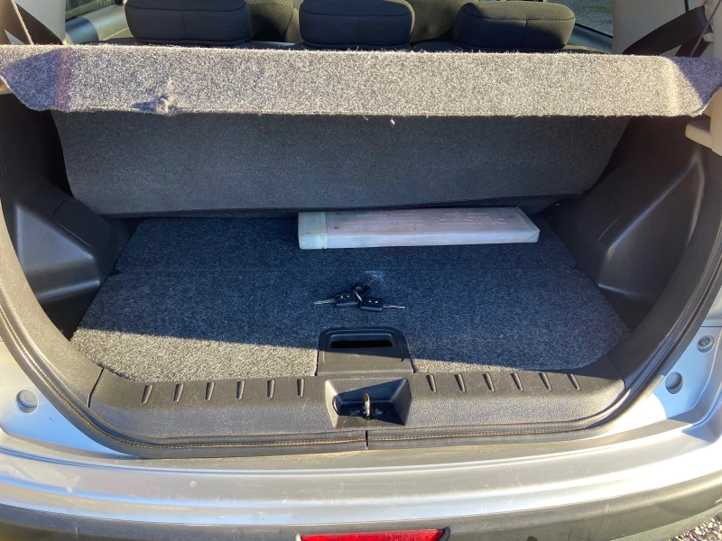 Nissan Note, снимка 12 - Автомобили и джипове - 52710468