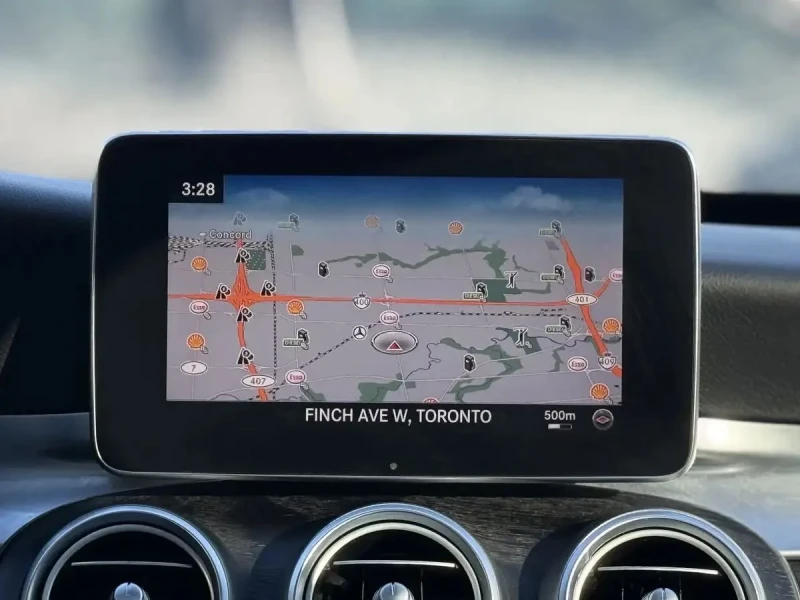 Mercedes-Benz C 300 AMG-pkg* Night-pkg* Burmester* Keyless* Camera* Am, снимка 13 - Автомобили и джипове - 53190873