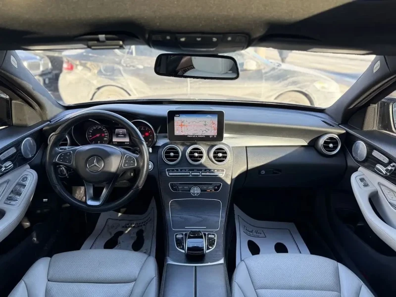 Mercedes-Benz C 300 AMG-pkg* Night-pkg* Burmester* Keyless* Camera* Am, снимка 8 - Автомобили и джипове - 53190873