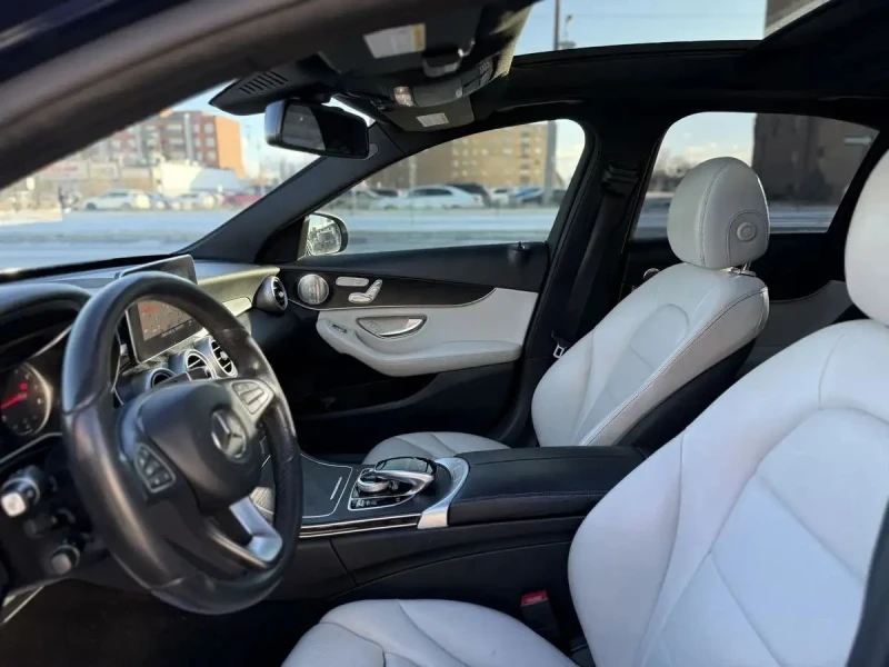 Mercedes-Benz C 300 AMG-pkg* Night-pkg* Burmester* Keyless* Camera* Am, снимка 7 - Автомобили и джипове - 53190873