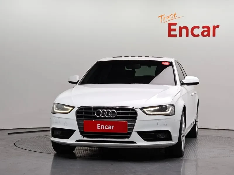 Audi A4 2.0 TDI, снимка 3 - Автомобили и джипове - 54143366