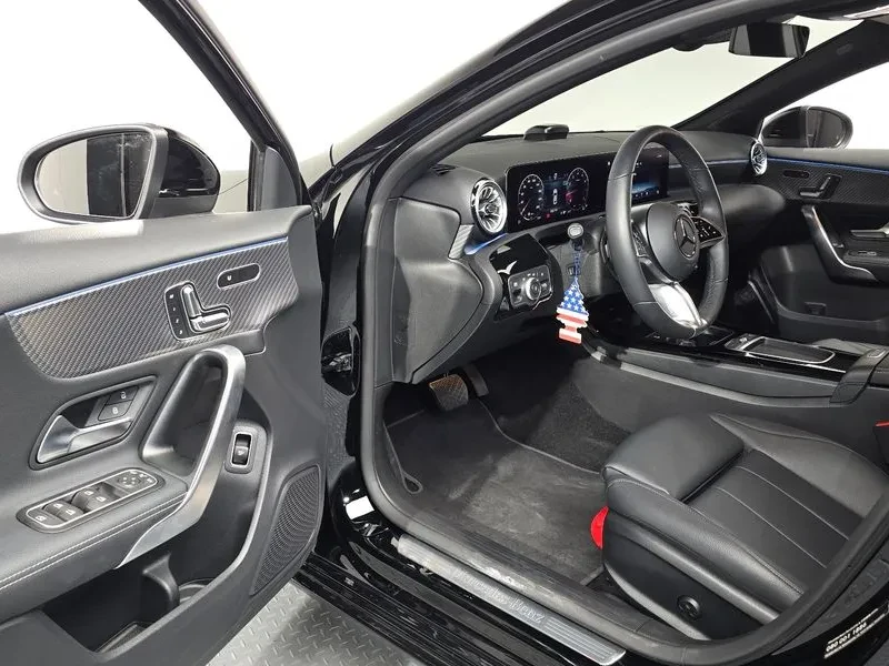 Mercedes-Benz A 220, снимка 10 - Автомобили и джипове - 55796132
