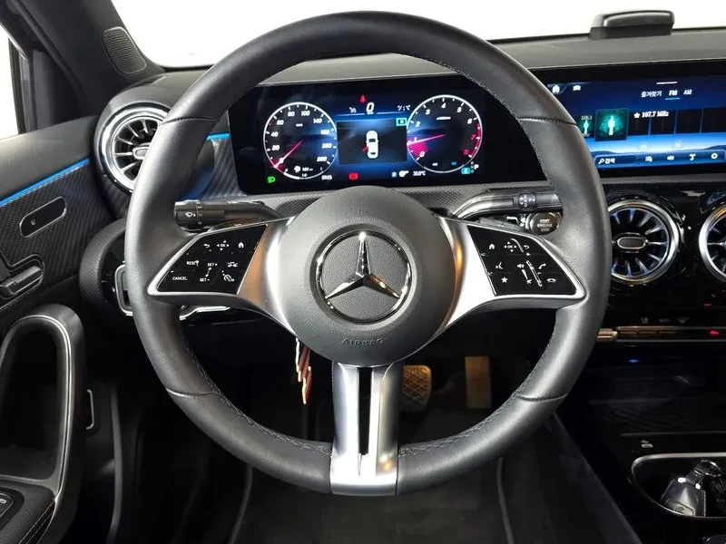 Mercedes-Benz A 220, снимка 13 - Автомобили и джипове - 55796132