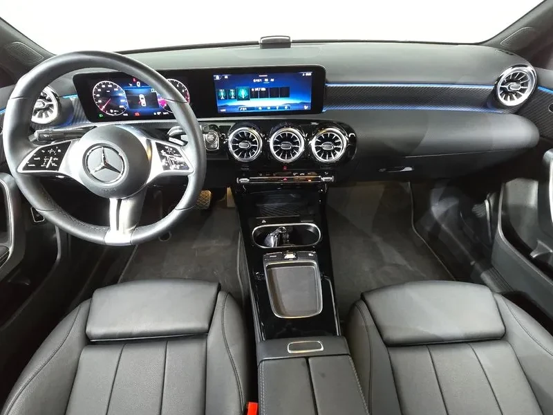Mercedes-Benz A 220, снимка 7 - Автомобили и джипове - 55796132