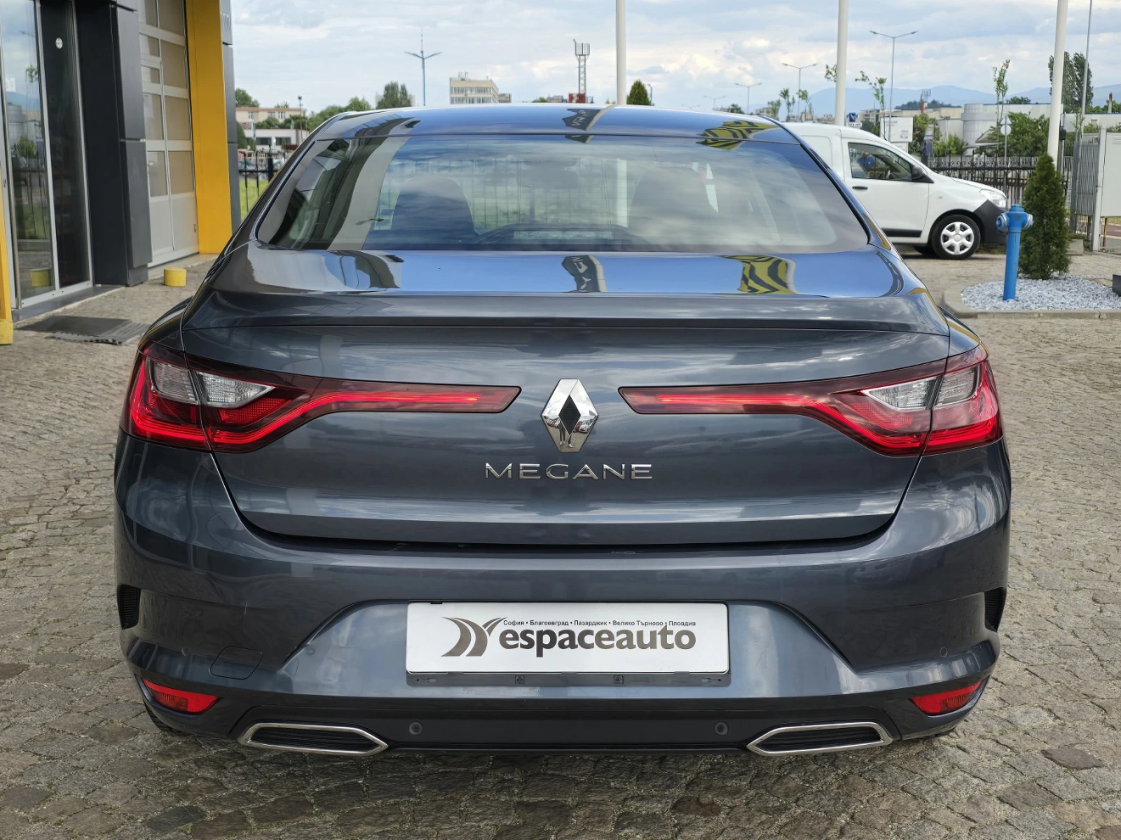 Renault Megane Sedan 1.5 DCi 115к.с - изображение 5