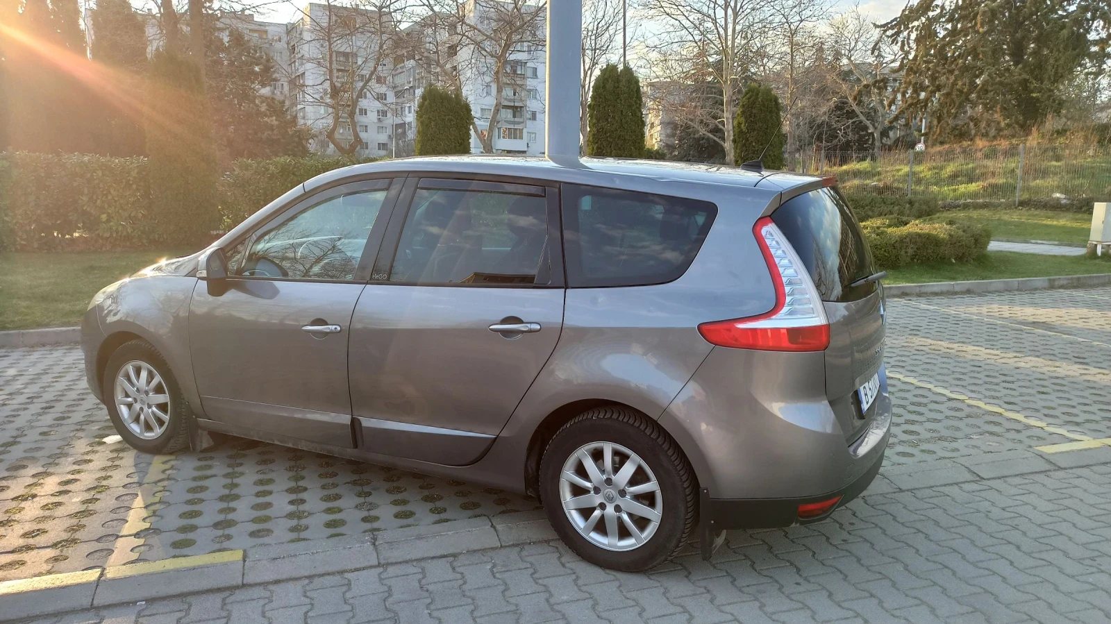 Renault Grand scenic 1.5 DCI - изображение 4