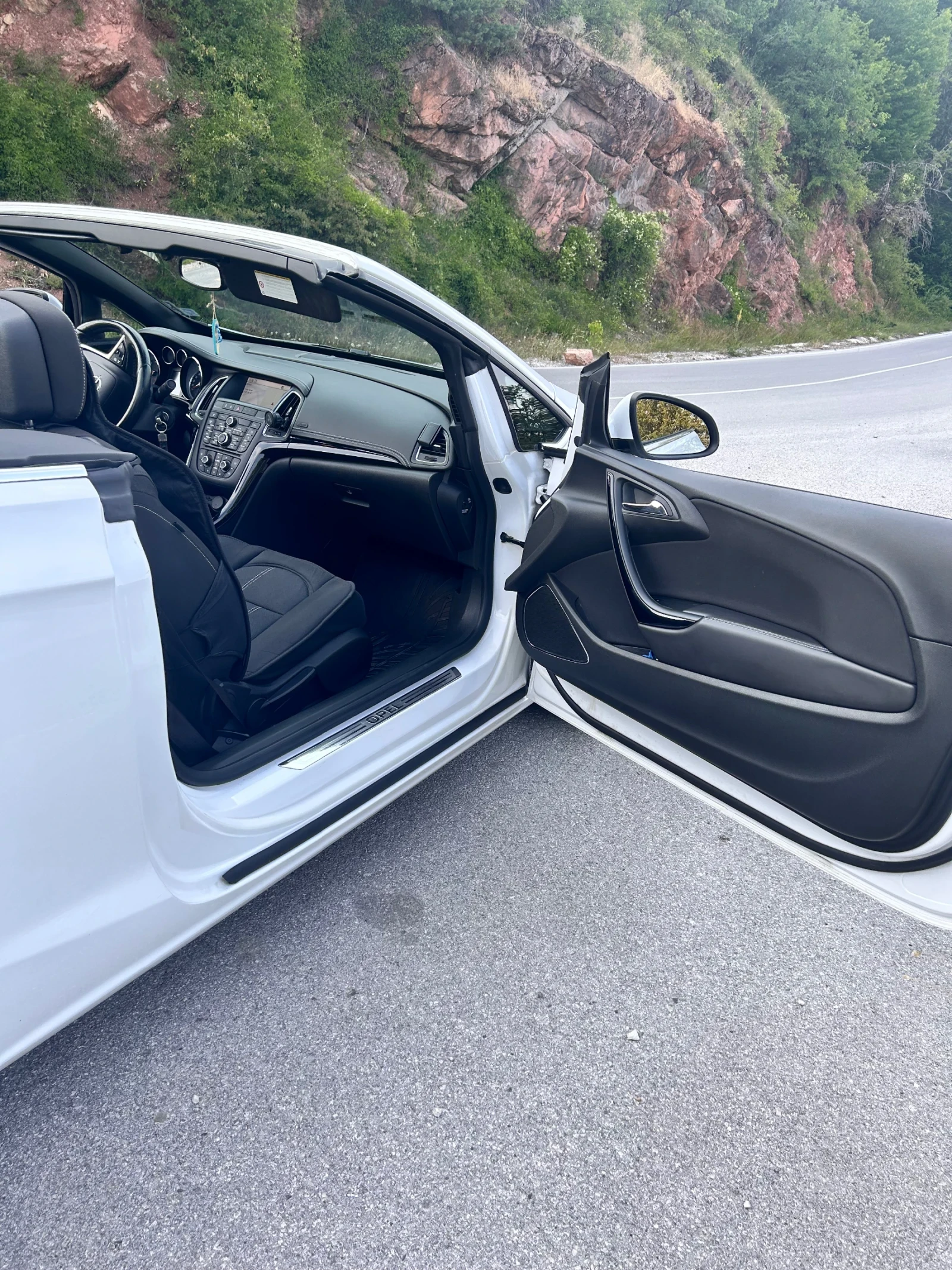 Opel Cascada  - изображение 7