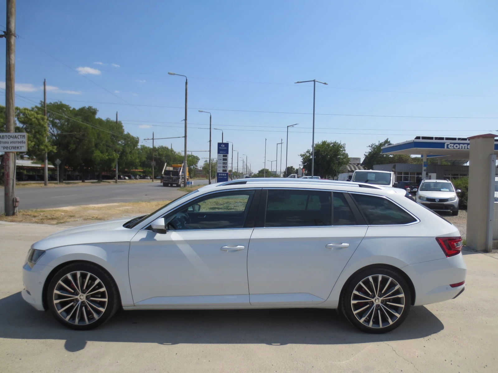 Skoda Superb 2.0TDI* DSG*  - изображение 8