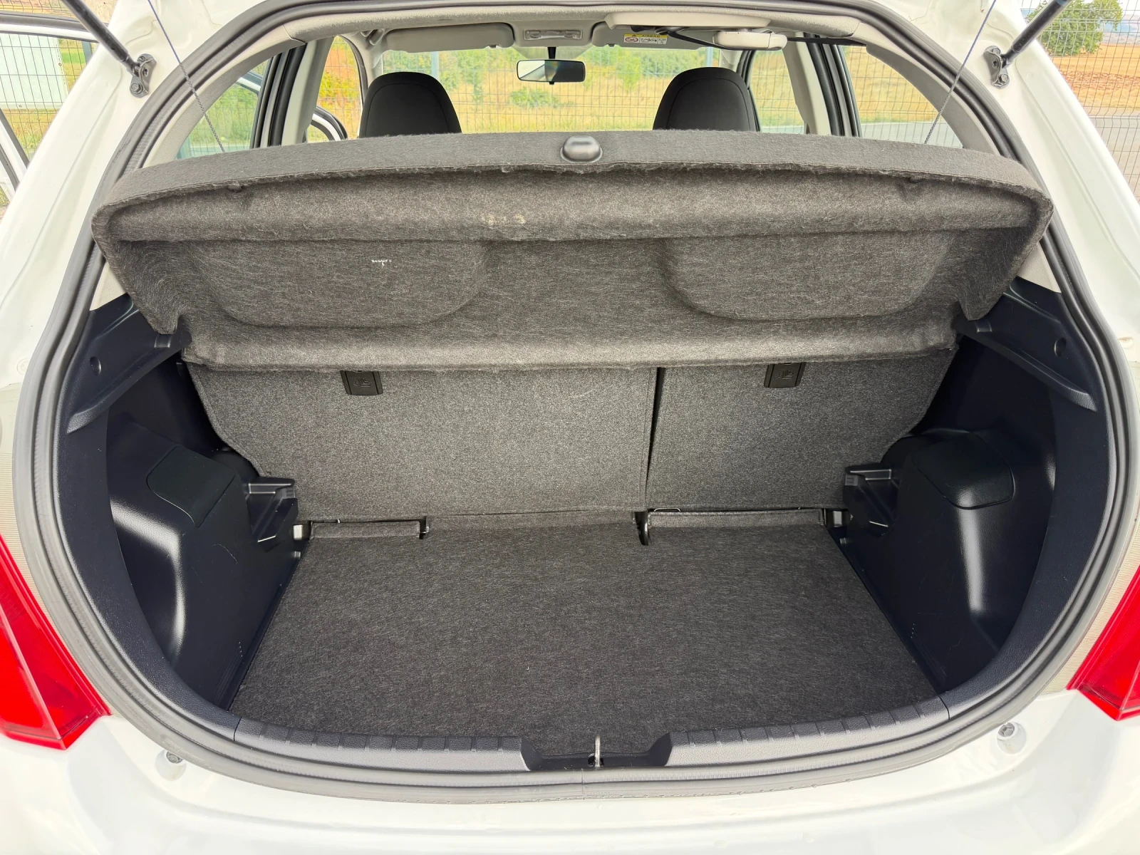 Toyota Yaris 1.4D D4D Навигация, Камера, 6 ск, снимка 15 - Автомобили и джипове - 54840799